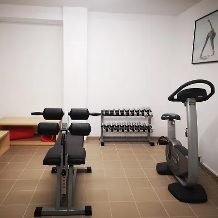 Golden Tulip מלון דירות 4*