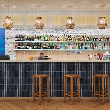 Üdülőközpont Golden Tulip 4*