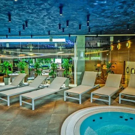 金郁金香扎科帕公寓酒店