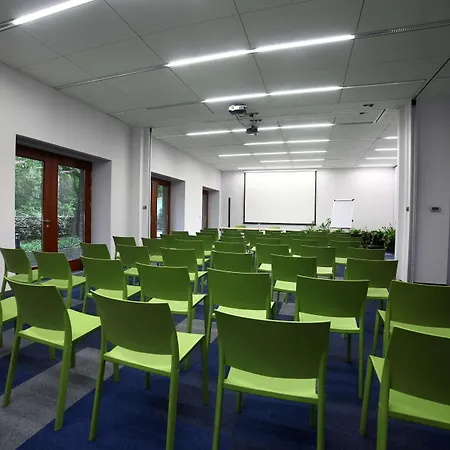 金郁金香扎科帕公寓酒店