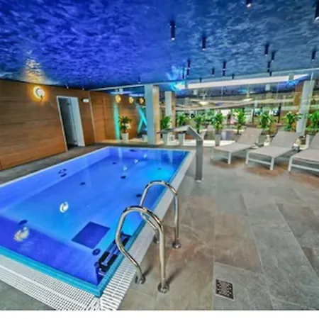 Golden Tulip מלון דירות מידזיזדרויה