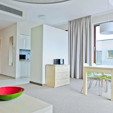 Golden Tulip شقة فندقية