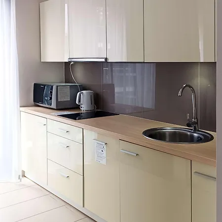 מלון דירות Golden Tulip