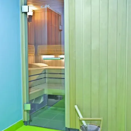 Golden Tulip מלון דירות 4*