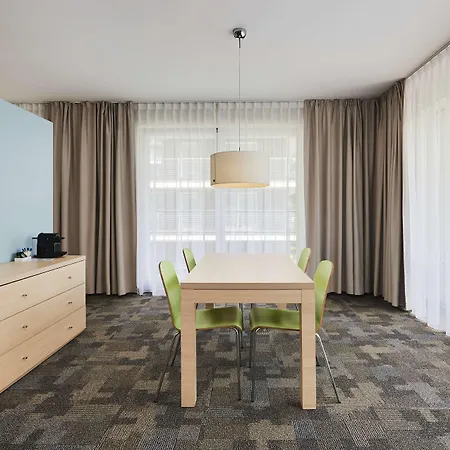 金郁金香扎科帕公寓酒店 米兹多洛杰