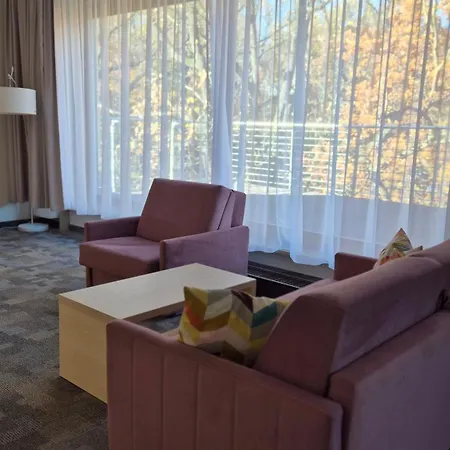 Golden Tulip شقة فندقية