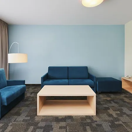 מלון דירות Golden Tulip