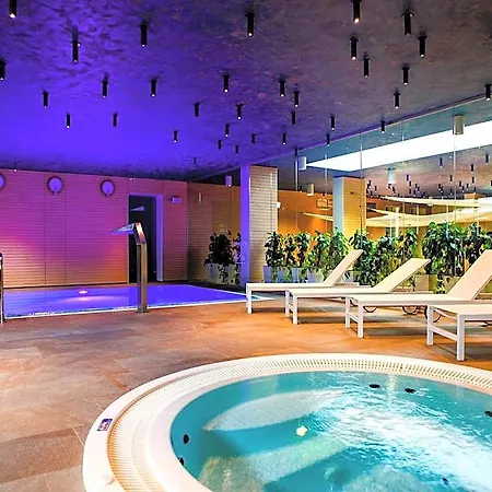 Ξενοδοχείο με διαμερίσματα Golden Tulip