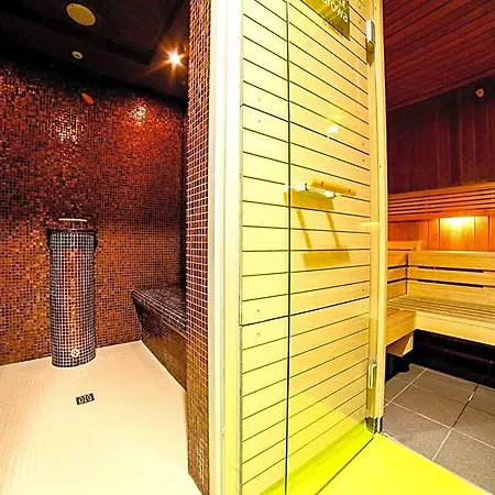 Golden Tulip 4*