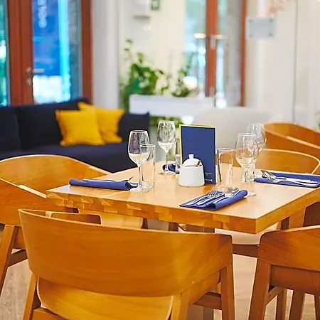 Ξενοδοχείο με διαμερίσματα Golden Tulip