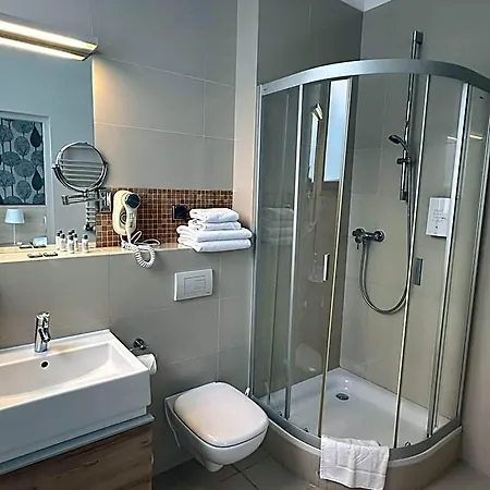 Golden Tulip Apart Otel 4*