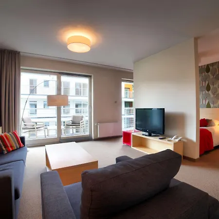 מלון דירות Golden Tulip 4*