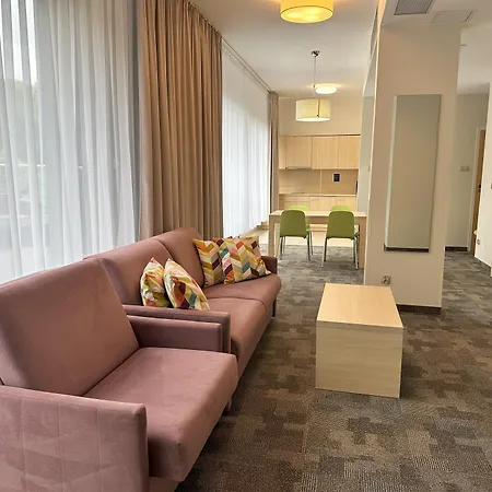 Golden Tulip מלון דירות